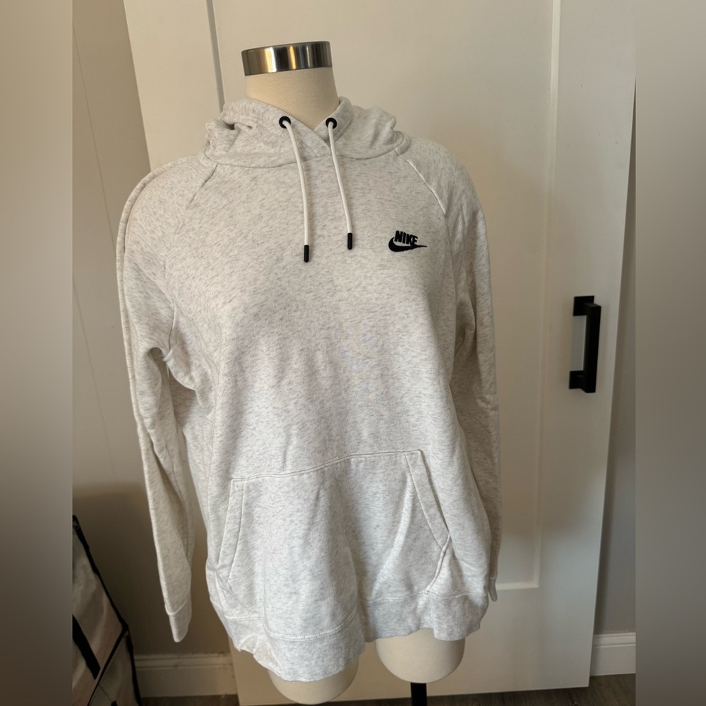Women’s Nike Pullover Heather Gray